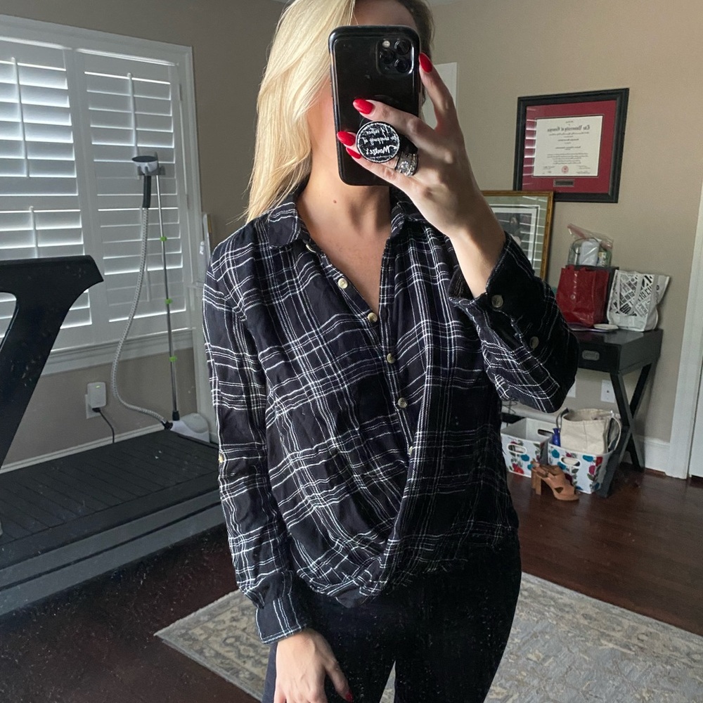 Tolani Top Size Small